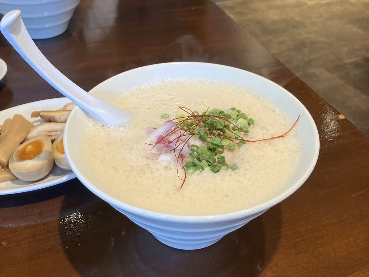 白湯ラーメン